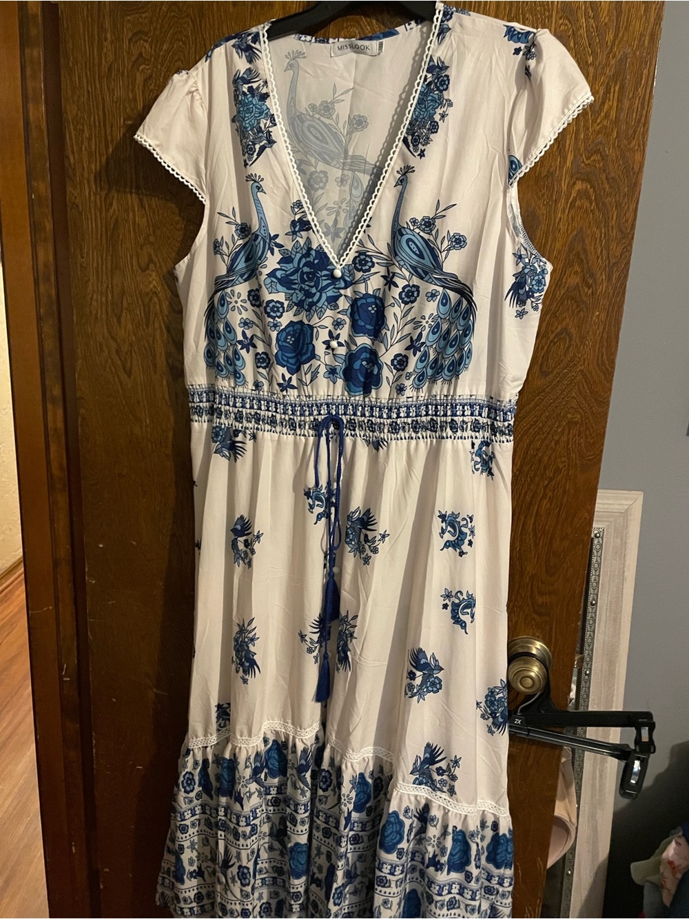 MISSLOOK White Maxi Dress with Blue Floral & Peacock Print